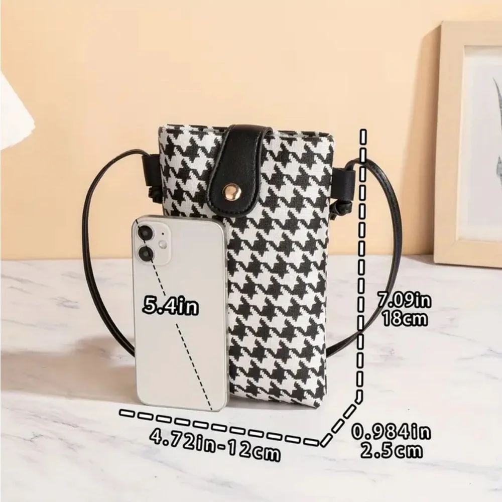 Stylish Black and White Houndstooth Women's mini bag - Picture 4 of 6